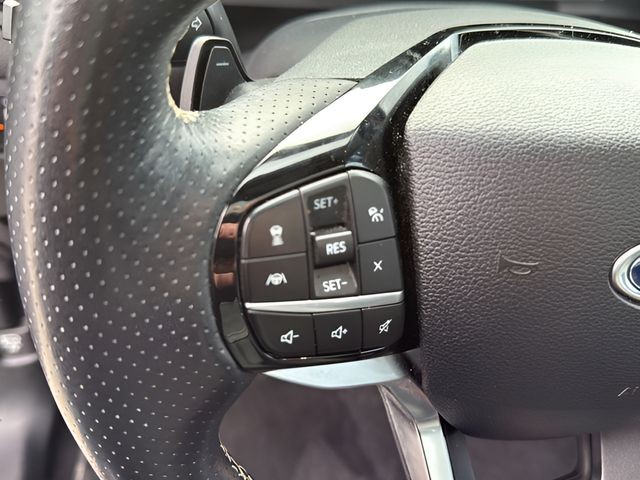 Ford Explorer Vehicle Full-screen Gallery Image 09