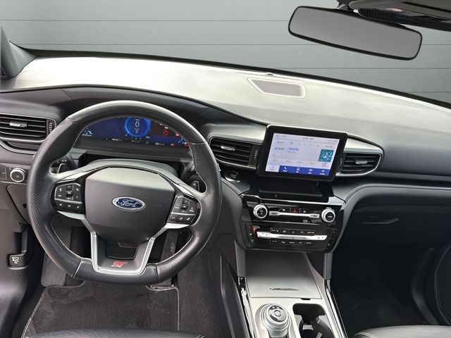 Ford Explorer Vehicle Full-screen Gallery Image 12