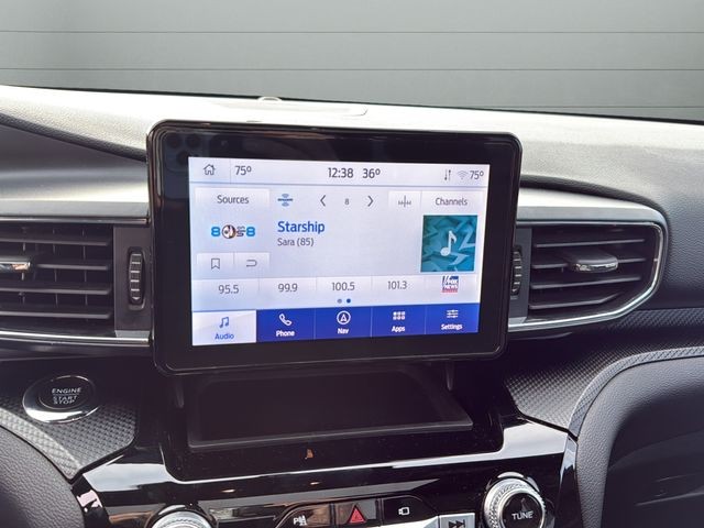 Ford Explorer Vehicle Full-screen Gallery Image 21