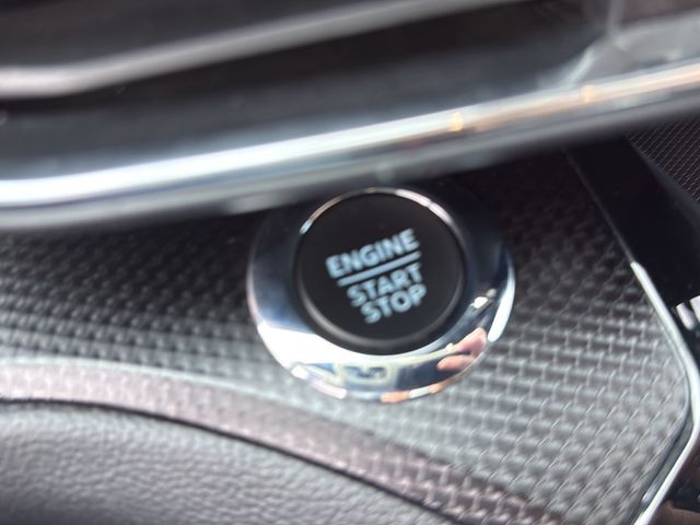 Ford Explorer Vehicle Full-screen Gallery Image 24