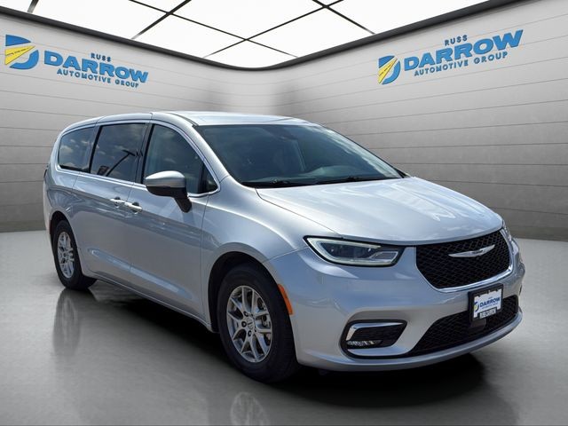 Chrysler Pacifica Vehicle Full-screen Gallery Image 07