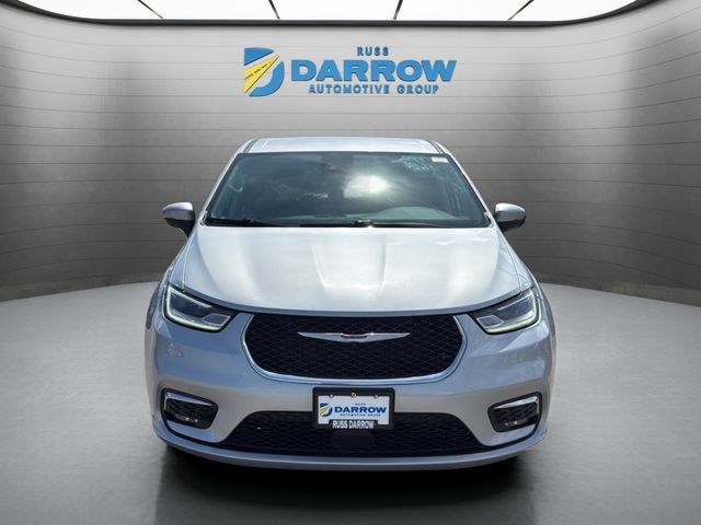 Chrysler Pacifica Vehicle Full-screen Gallery Image 08