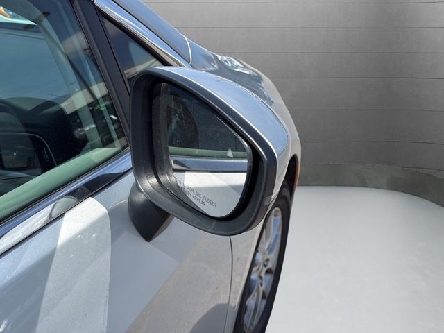 Chrysler Pacifica Vehicle Full-screen Gallery Image 09