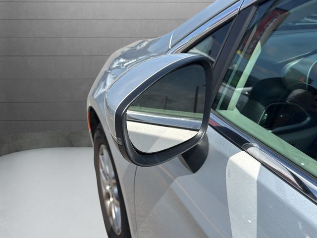 Chrysler Pacifica Vehicle Full-screen Gallery Image 15