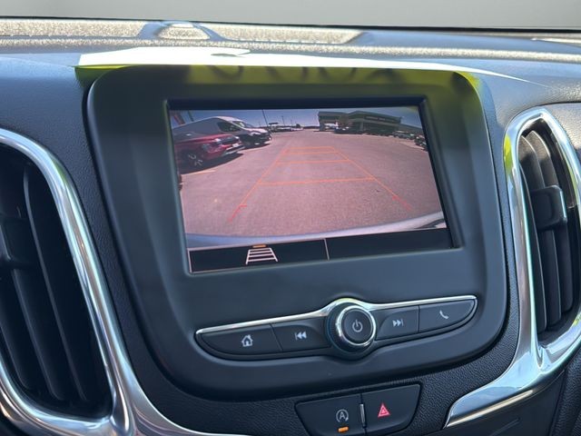 Chevrolet Equinox Vehicle Full-screen Gallery Image 16