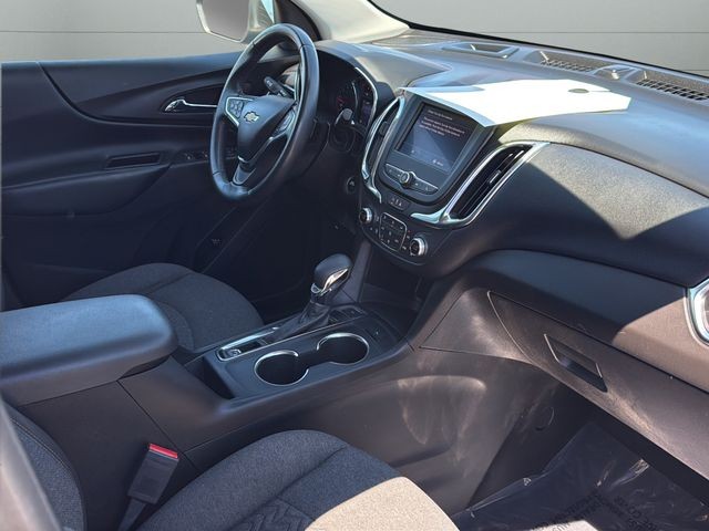 Chevrolet Equinox Vehicle Full-screen Gallery Image 17
