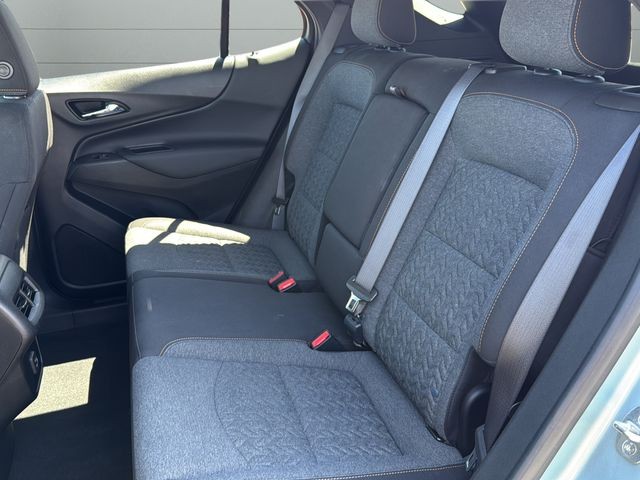 Chevrolet Equinox Vehicle Full-screen Gallery Image 19