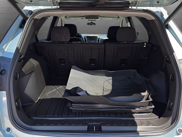 Chevrolet Equinox Vehicle Full-screen Gallery Image 20