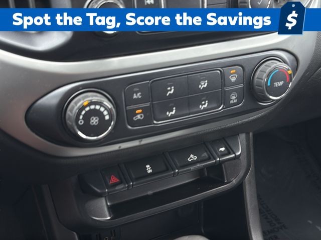 Chevrolet Colorado Vehicle Full-screen Gallery Image 24