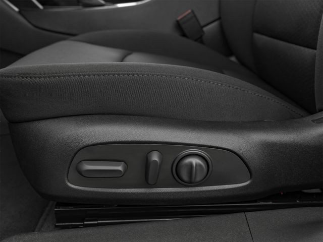 Chevrolet Malibu Vehicle Full-screen Gallery Image 22