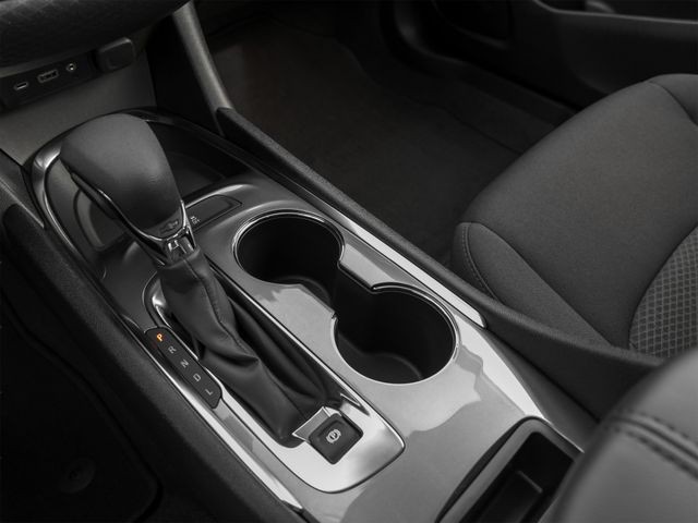 Chevrolet Malibu Vehicle Full-screen Gallery Image 23