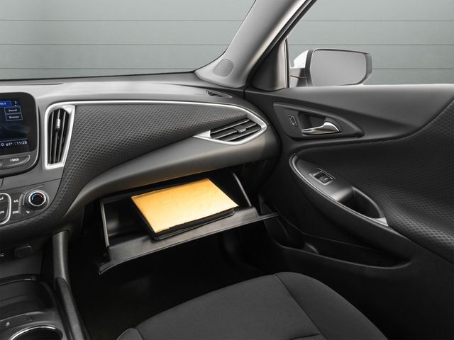 Chevrolet Malibu Vehicle Full-screen Gallery Image 30