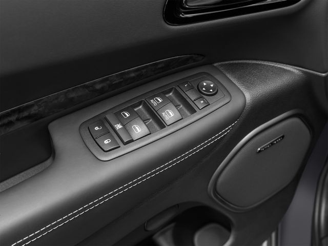 Dodge Durango Vehicle Full-screen Gallery Image 12