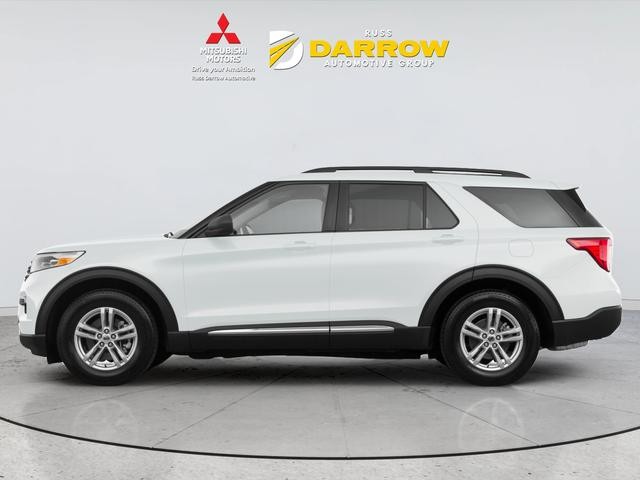 Ford Explorer Vehicle Full-screen Gallery Image 02