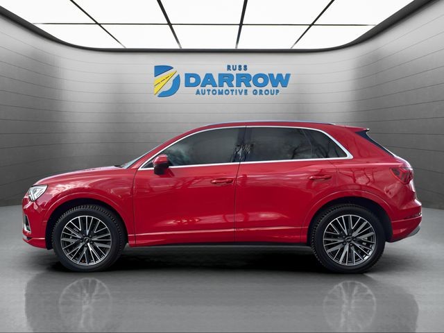 Audi Q3 Vehicle Full-screen Gallery Image 02