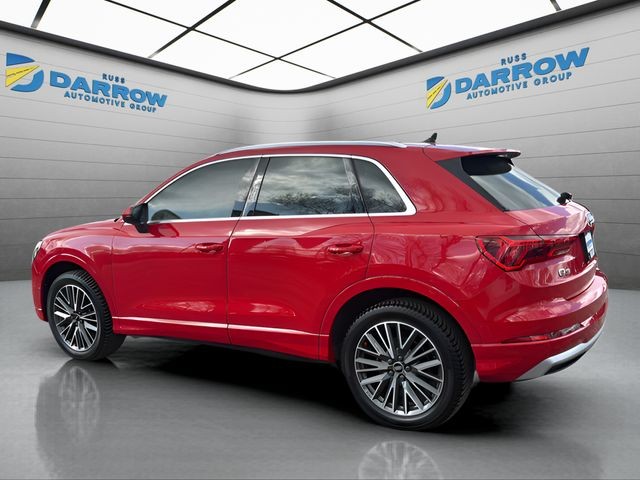 Audi Q3 Vehicle Full-screen Gallery Image 03