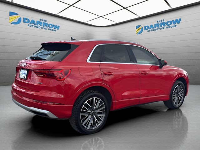 Audi Q3 Vehicle Full-screen Gallery Image 05