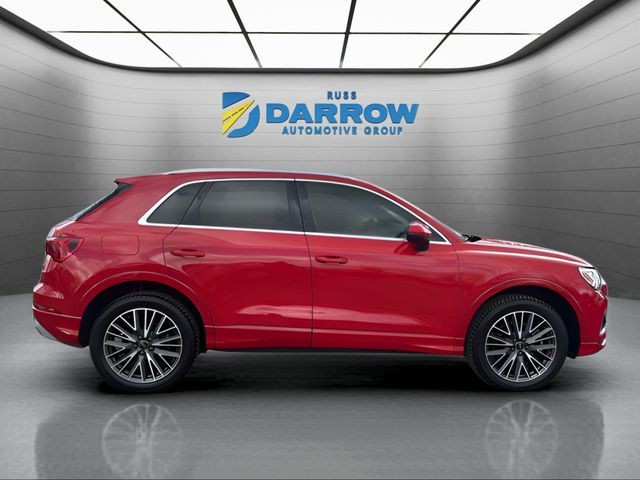 Audi Q3 Vehicle Full-screen Gallery Image 06