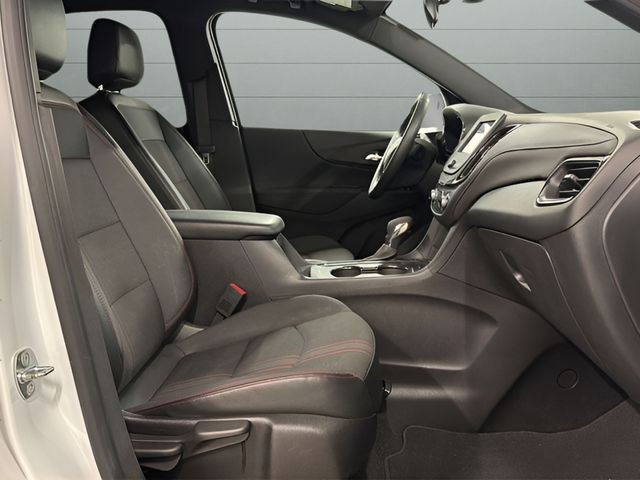 Chevrolet Equinox Vehicle Full-screen Gallery Image 15