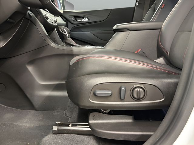 Chevrolet Equinox Vehicle Full-screen Gallery Image 25