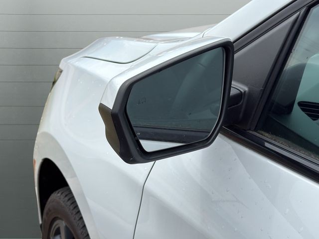 Chevrolet Equinox Vehicle Full-screen Gallery Image 30