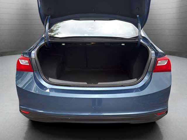 Chevrolet Malibu Vehicle Full-screen Gallery Image 09