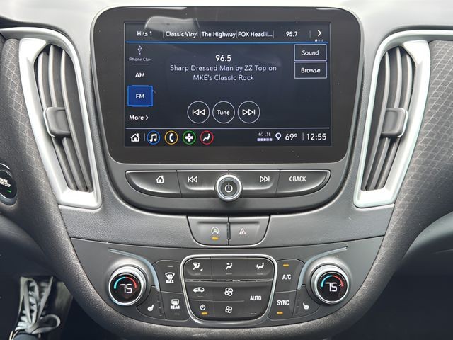Chevrolet Malibu Vehicle Full-screen Gallery Image 12