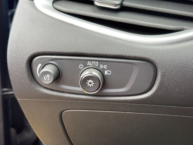 Chevrolet Malibu Vehicle Full-screen Gallery Image 20