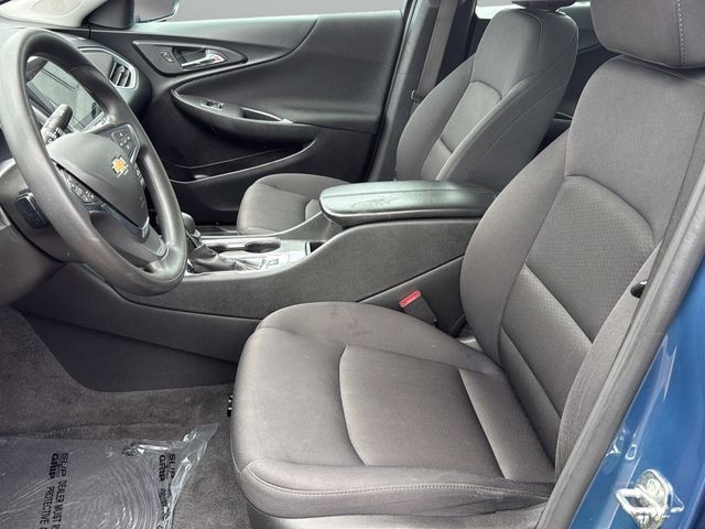 Chevrolet Malibu Vehicle Full-screen Gallery Image 21