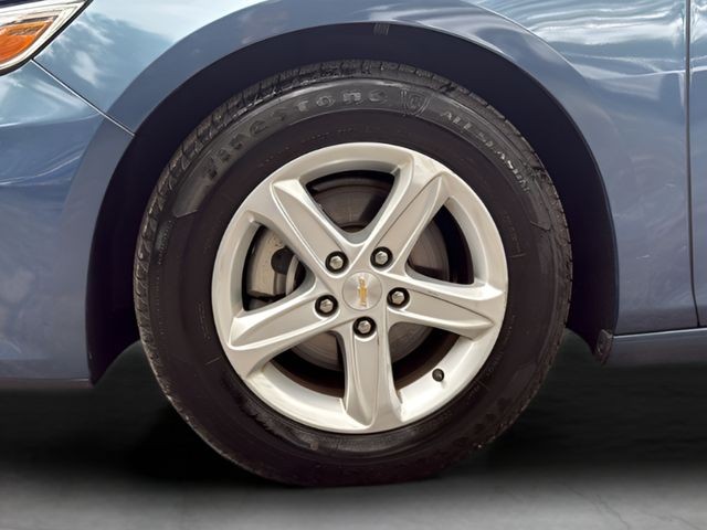 Chevrolet Malibu Vehicle Full-screen Gallery Image 25