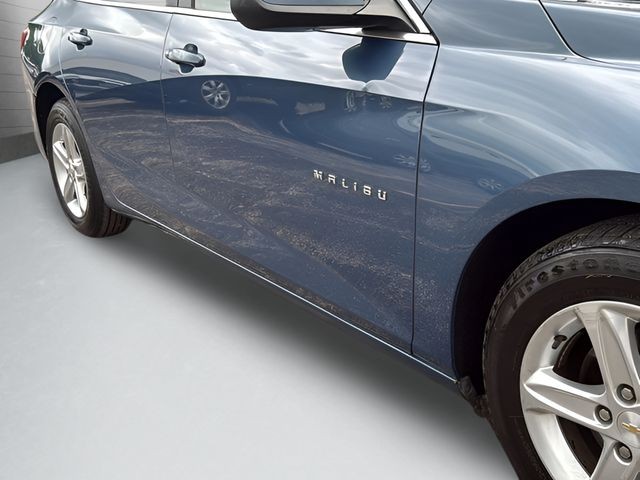 Chevrolet Malibu Vehicle Full-screen Gallery Image 28