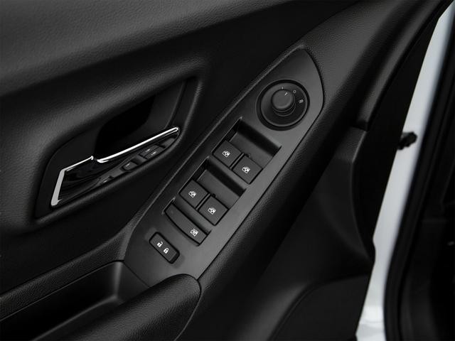 Chevrolet Trax Vehicle Full-screen Gallery Image 13