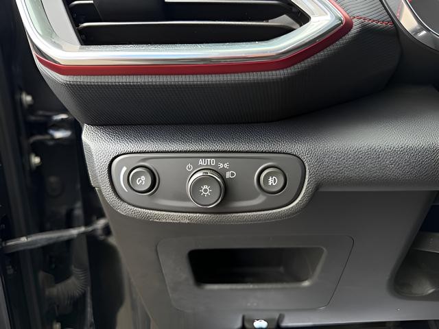 Chevrolet Trailblazer Vehicle Full-screen Gallery Image 10