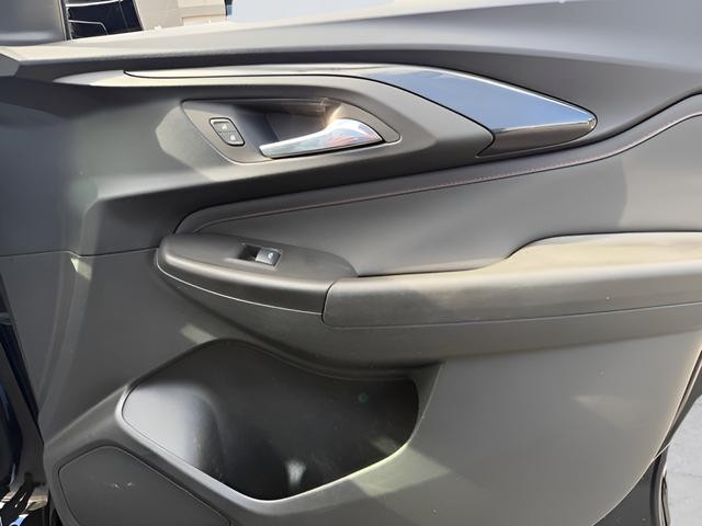 Chevrolet Trailblazer Vehicle Full-screen Gallery Image 28