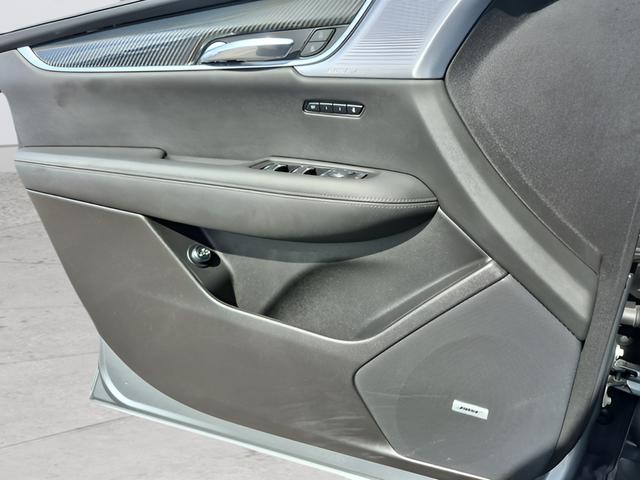 Cadillac XT6 Vehicle Full-screen Gallery Image 11