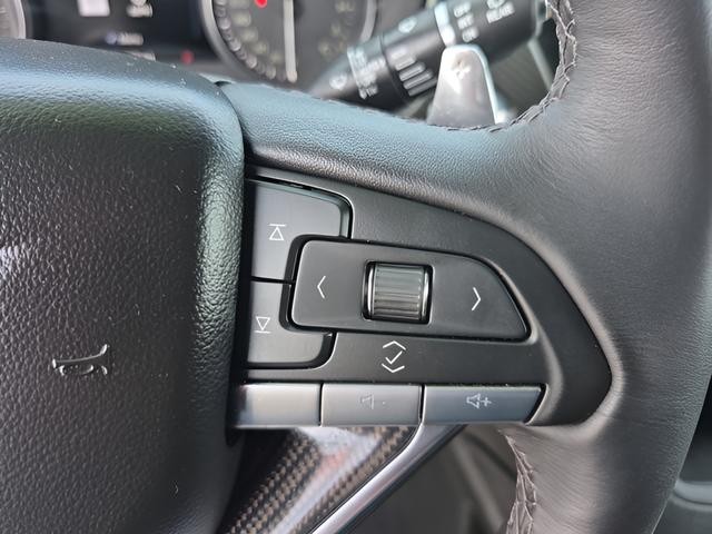 Cadillac XT6 Vehicle Full-screen Gallery Image 14