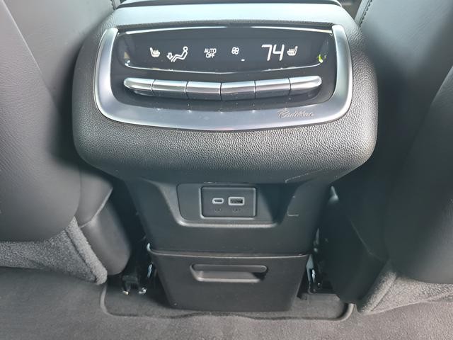 Cadillac XT6 Vehicle Full-screen Gallery Image 30