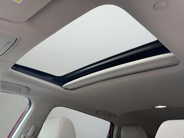 Honda CR-V Vehicle Full-screen Gallery Image 16
