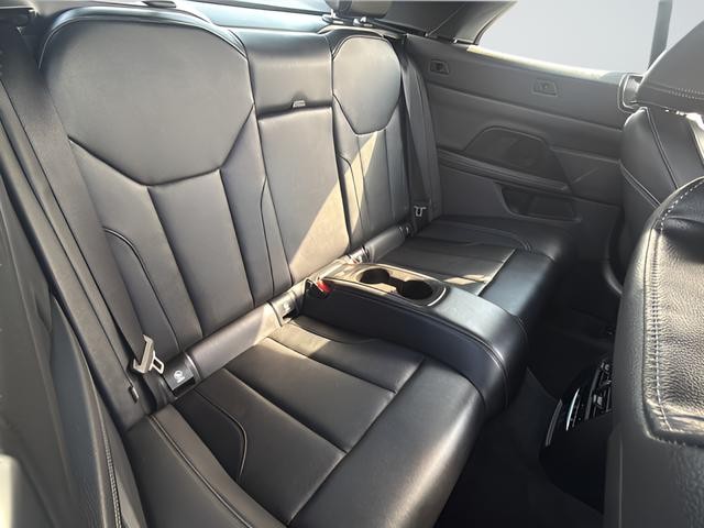 BMW 4 Series Vehicle Full-screen Gallery Image 11