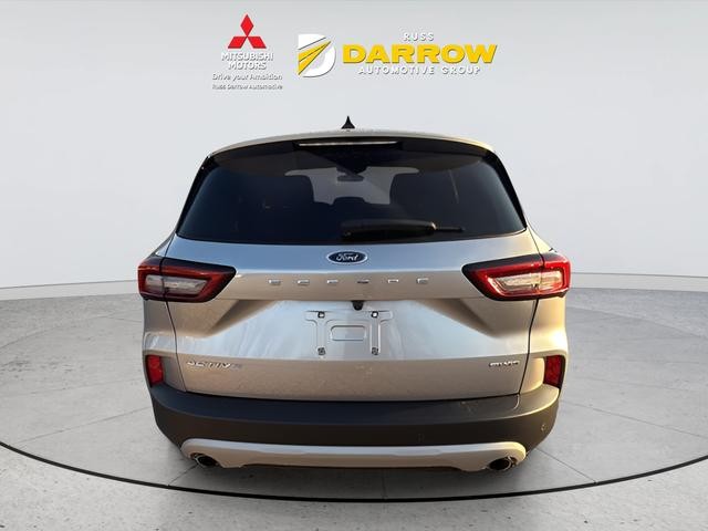 Ford Escape Vehicle Full-screen Gallery Image 04