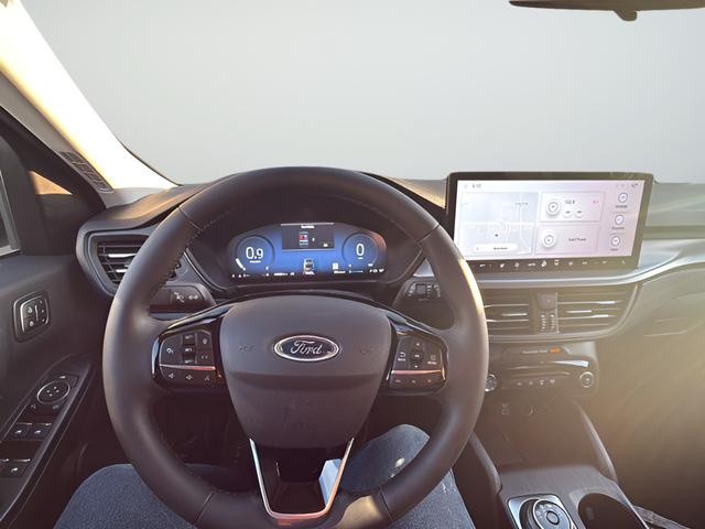 Ford Escape Vehicle Full-screen Gallery Image 12