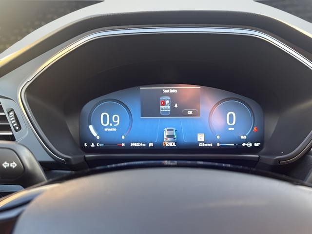 Ford Escape Vehicle Full-screen Gallery Image 13