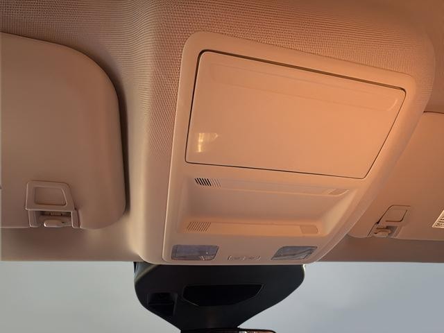 Ford Escape Vehicle Full-screen Gallery Image 22
