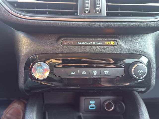 Ford Escape Vehicle Full-screen Gallery Image 24