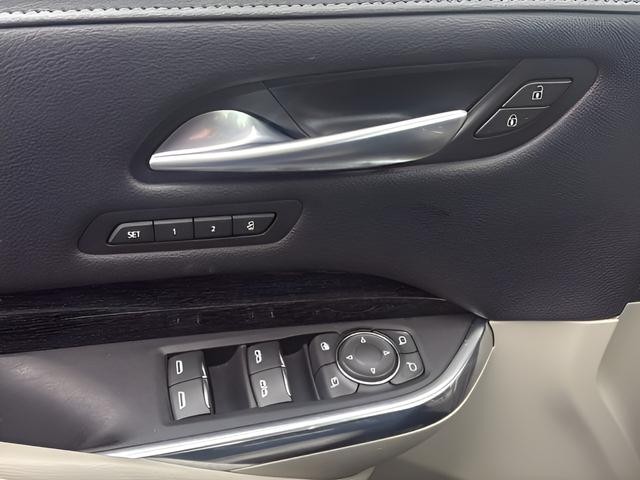 Cadillac XT4 Vehicle Full-screen Gallery Image 09