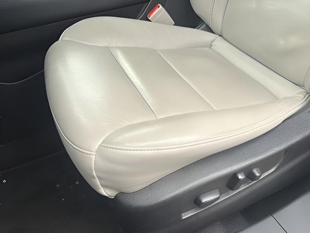 Cadillac XT4 Vehicle Full-screen Gallery Image 11