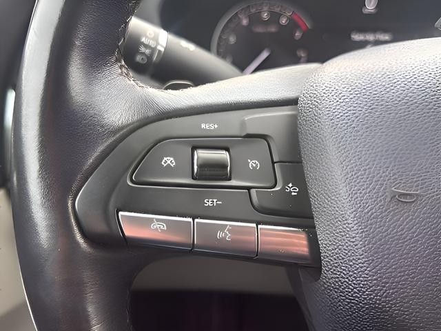 Cadillac XT4 Vehicle Full-screen Gallery Image 12