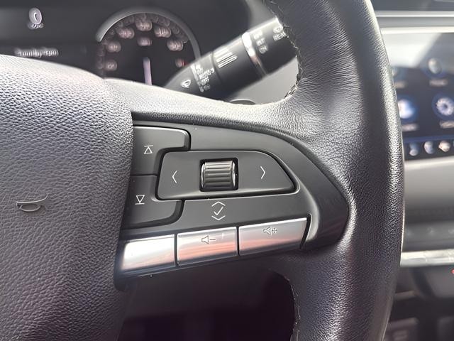 Cadillac XT4 Vehicle Full-screen Gallery Image 13