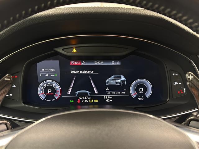 Audi A6 Vehicle Full-screen Gallery Image 13