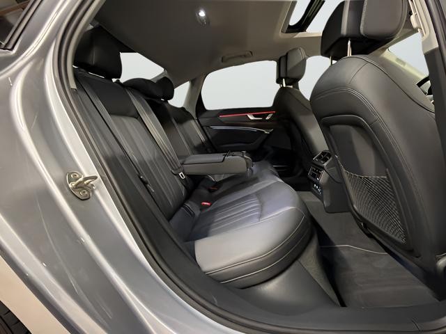 Audi A6 Vehicle Full-screen Gallery Image 14